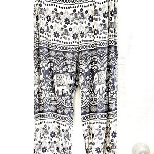 Women's Elephant Print Joggers - Black and White